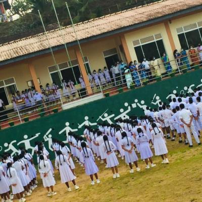 අප පාසලට පරිගණක ලබාදීම